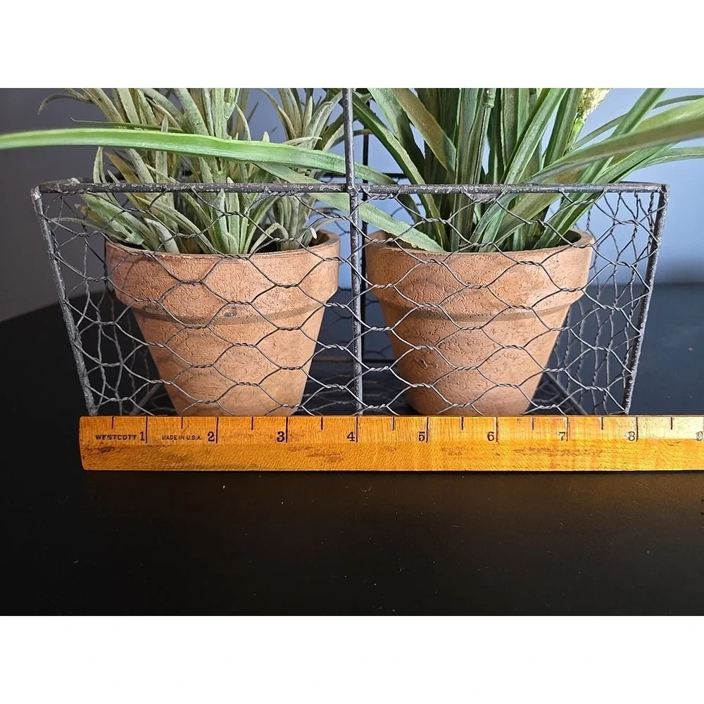 UNBRANDED EUC LAVENDER FAUX WIRED HOLDER‎ DECOR FLORAL